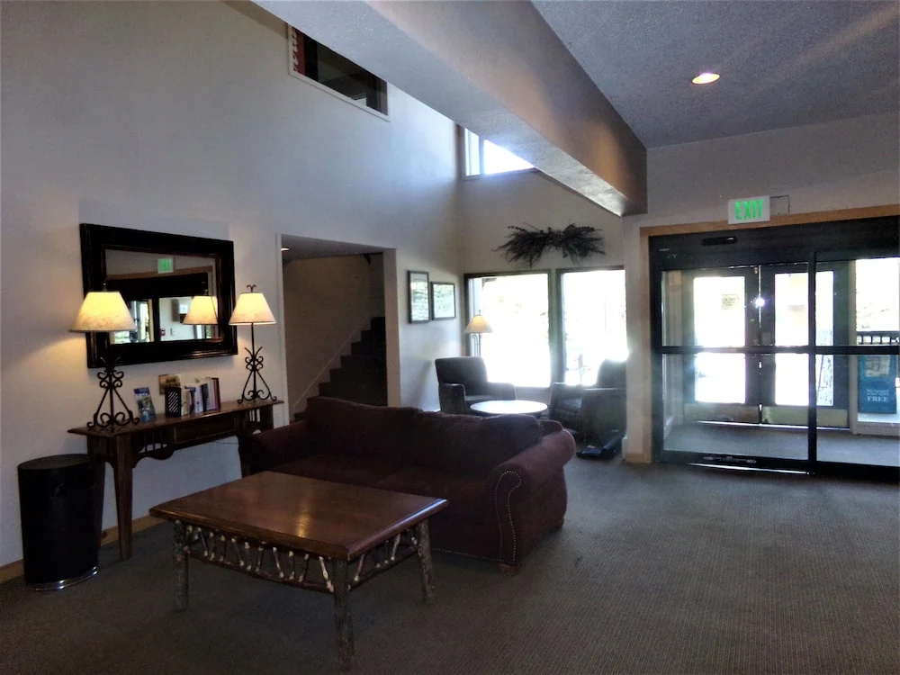 photo 1 of Fox Pine Lodge Hotel Room 2