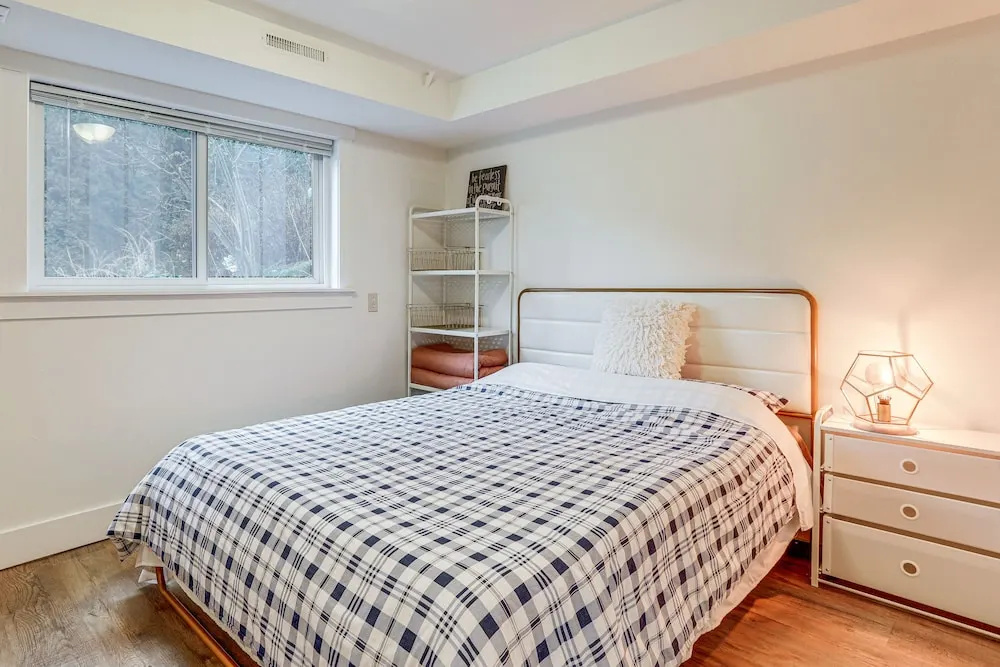 photo 1 of Walk to Beach & Lake Access: Cozy Redmond Apt!