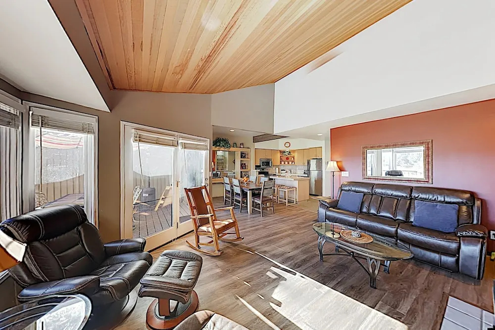 photo 1 of Refined 3BR Golf Resort Condo 3 Bedrooms 2 Bathrooms Condo
