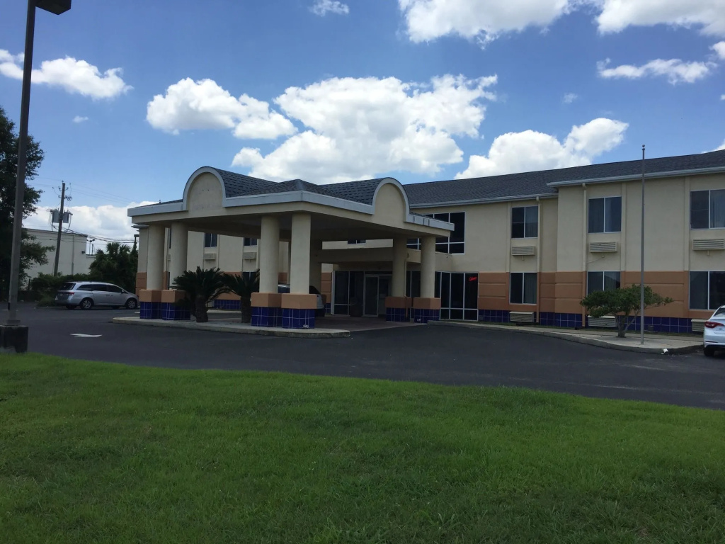 photo 1 of Regency Inn and Suites