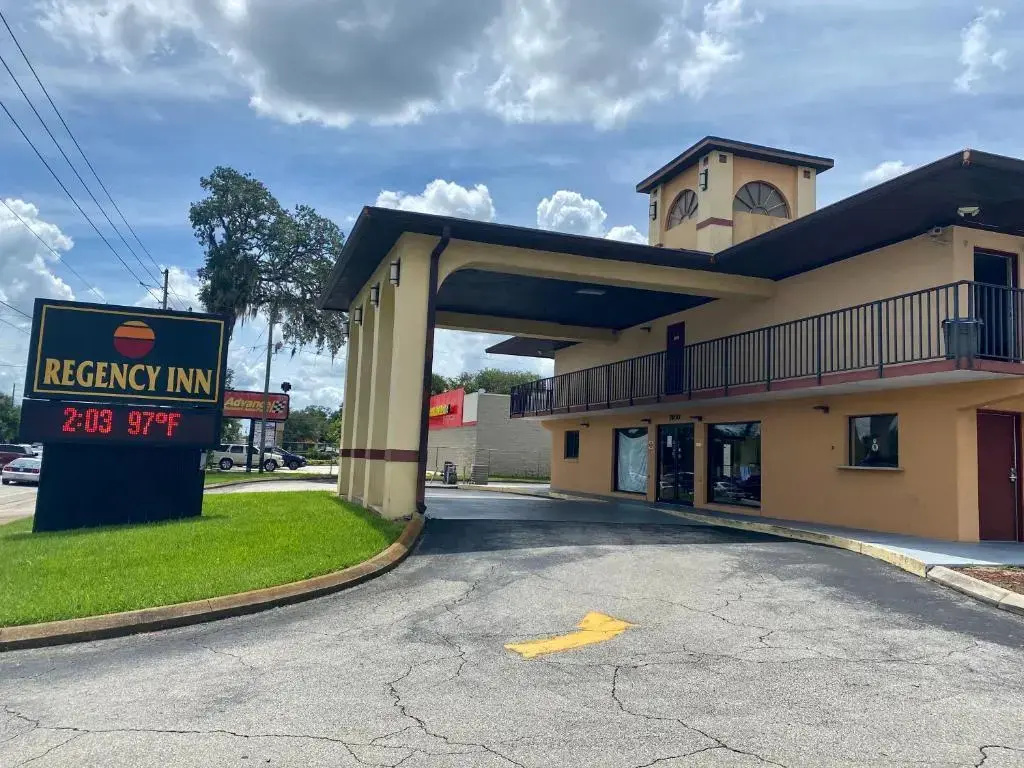 photo 1 of Regency Inn