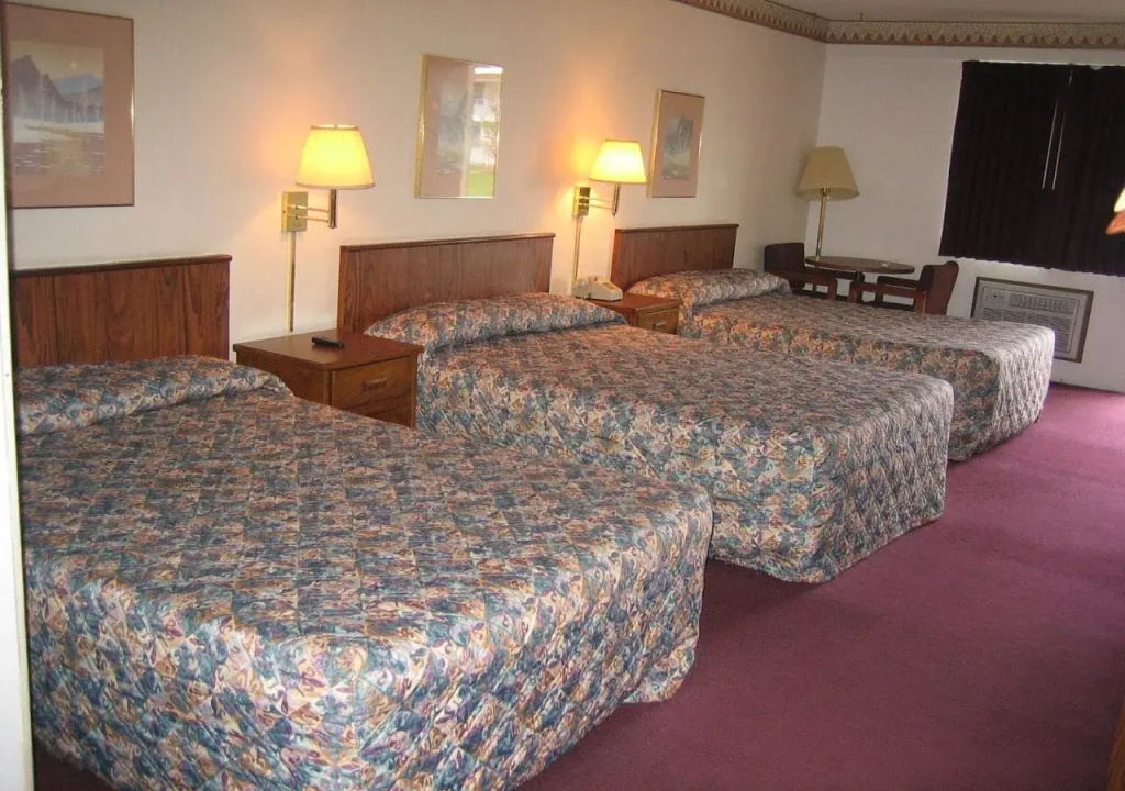 photo 1 of Relax Inn Warrenton