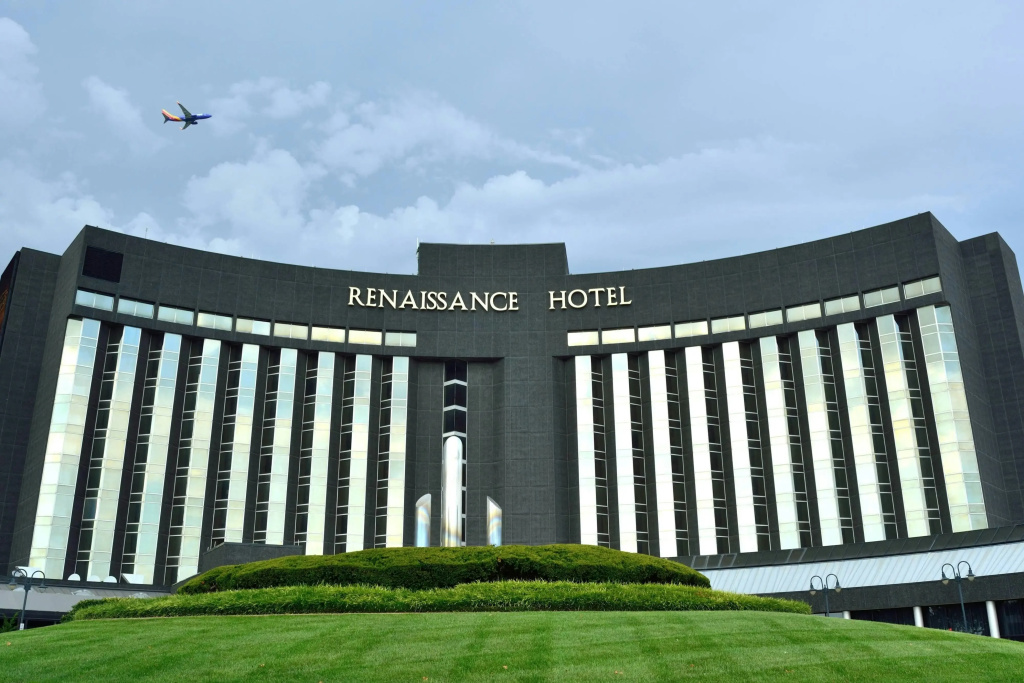 photo 1 of Renaissance St. Louis Airport Hotel
