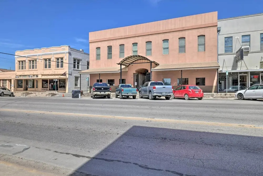 photo 1 of Renovated Dtwn Retreat < 1 Mi to Plaza Park!
