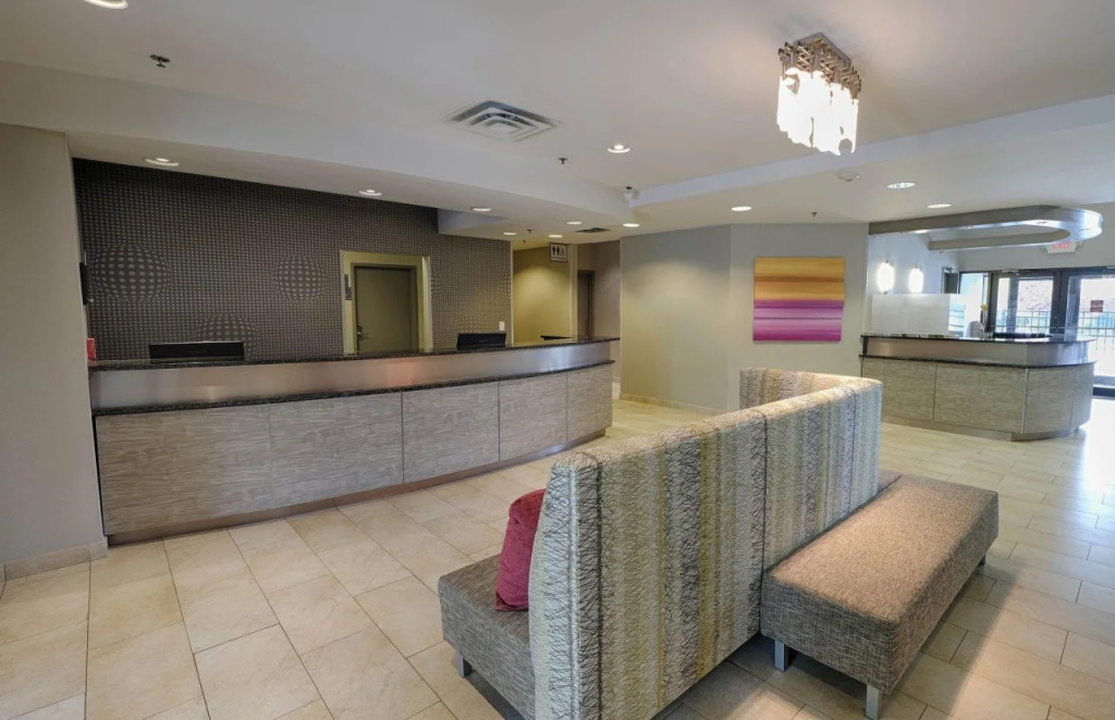 photo 1 of Albany Airport Inn and Suites