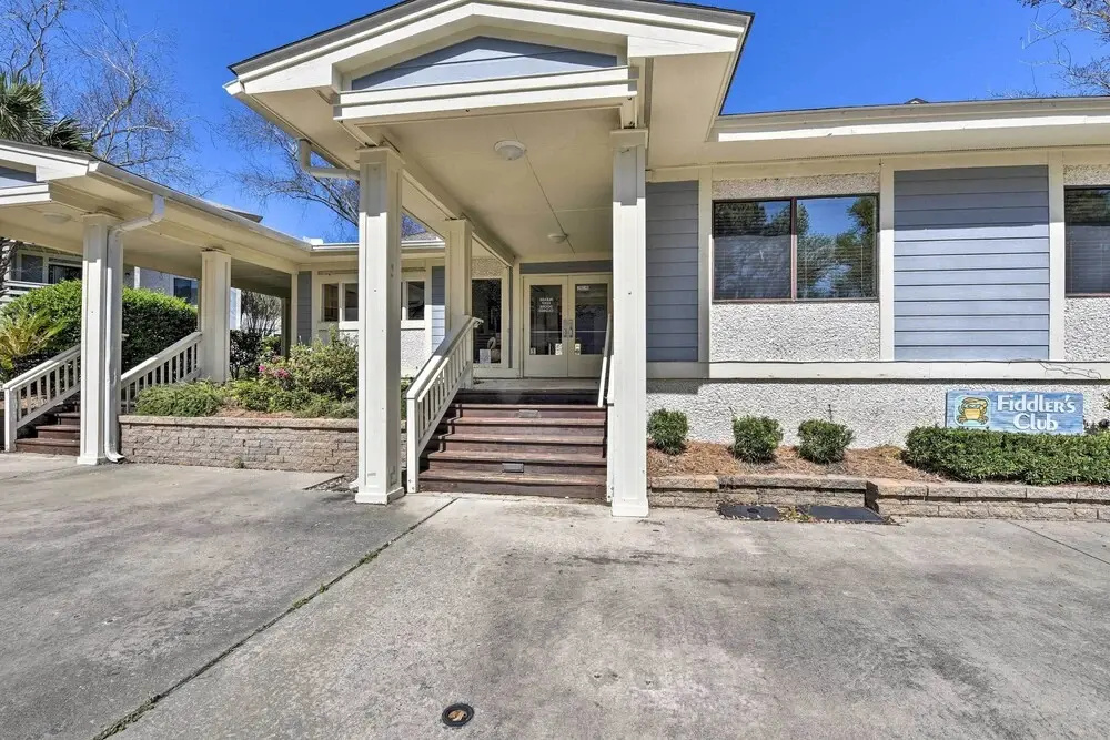 photo 1 of Hilton Head Condo: Beach Supplies, Walk to Shore!