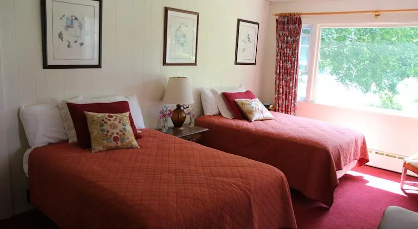photo 1 of Reunion House