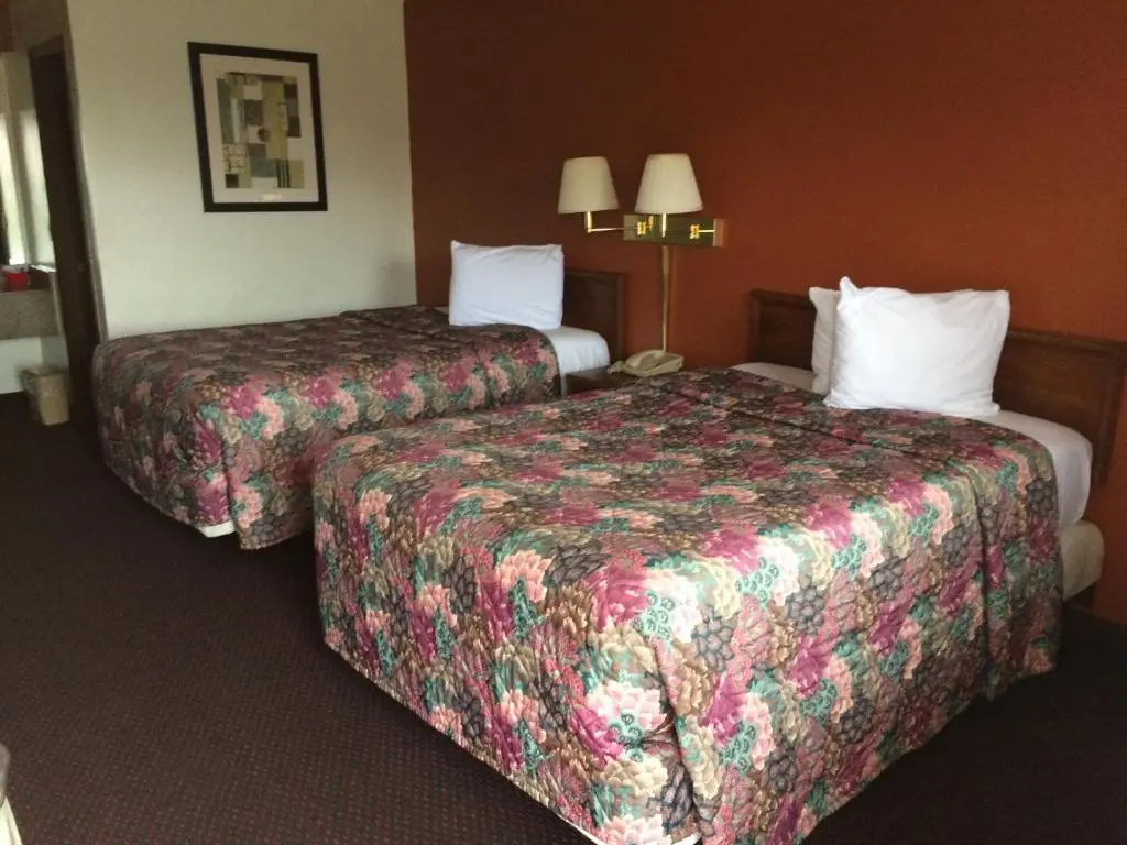 photo 1 of Rexdale Inn