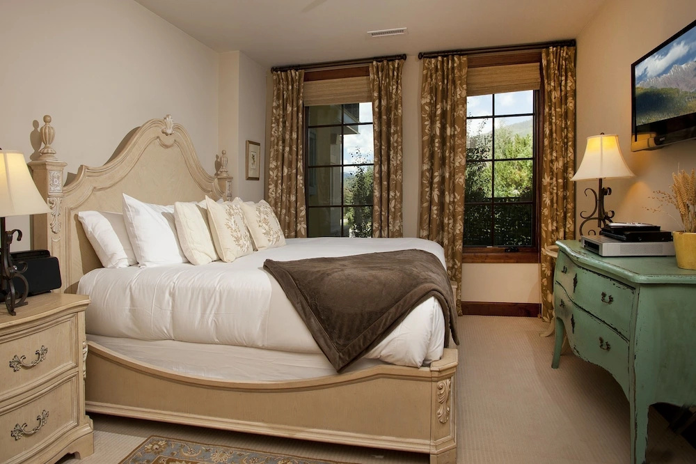 photo 1 of Ritz Carlton Vail #112 2 Bedroom Condo by RedAwning