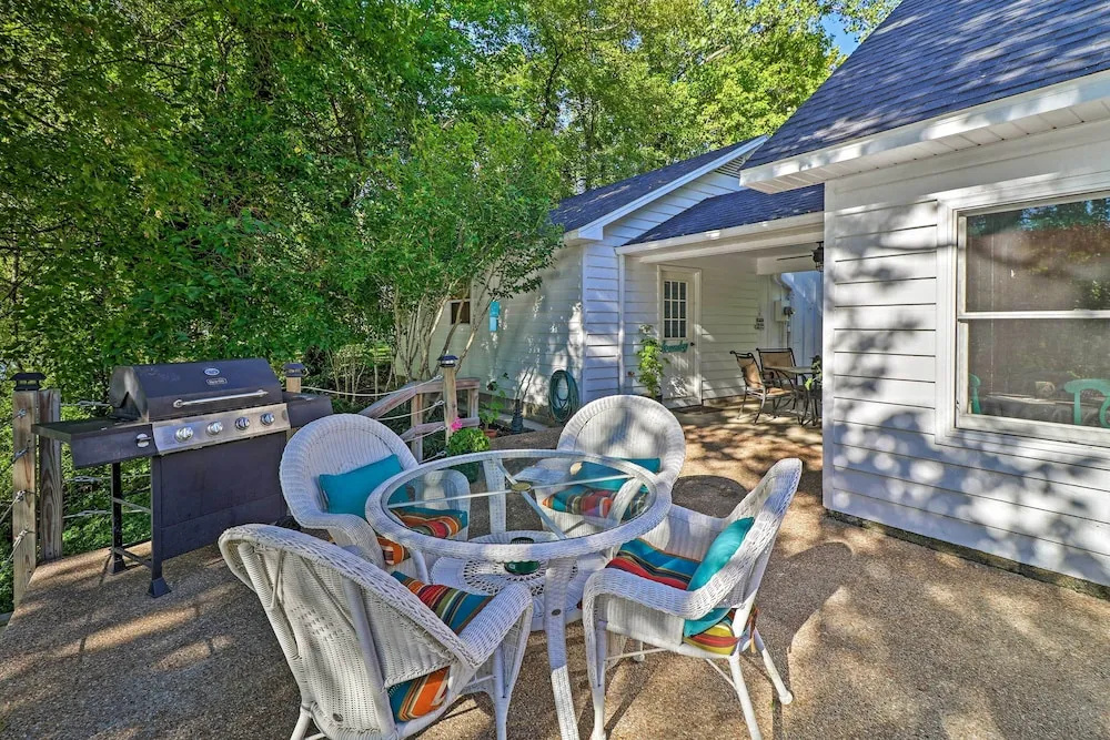 photo 1 of 'riverside Hide-a-way' w/ Patio, Bbq, Fishing Pier
