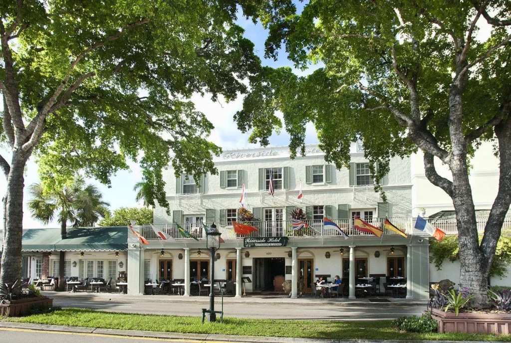 photo 1 of Riverside Hotel