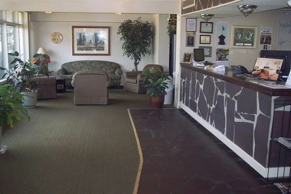 photo 1 of Riverside Inn