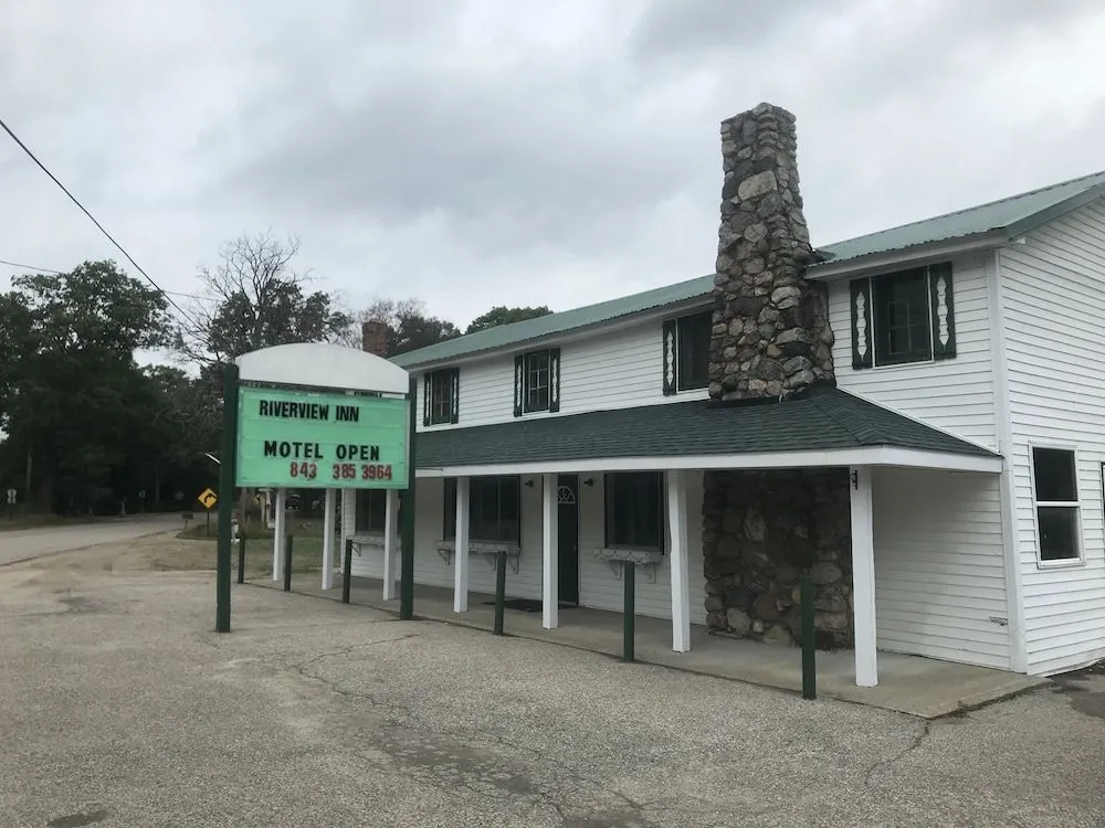 photo 1 of Riverview Inn