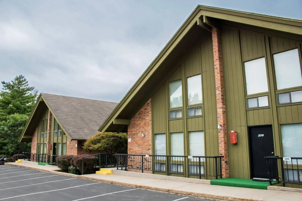 photo 1 of Roark Creek Resort