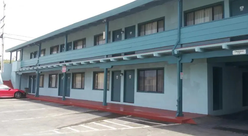 photo 1 of Roberts At the Beach Motel