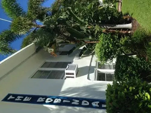 photo 1 of Robindale Suites