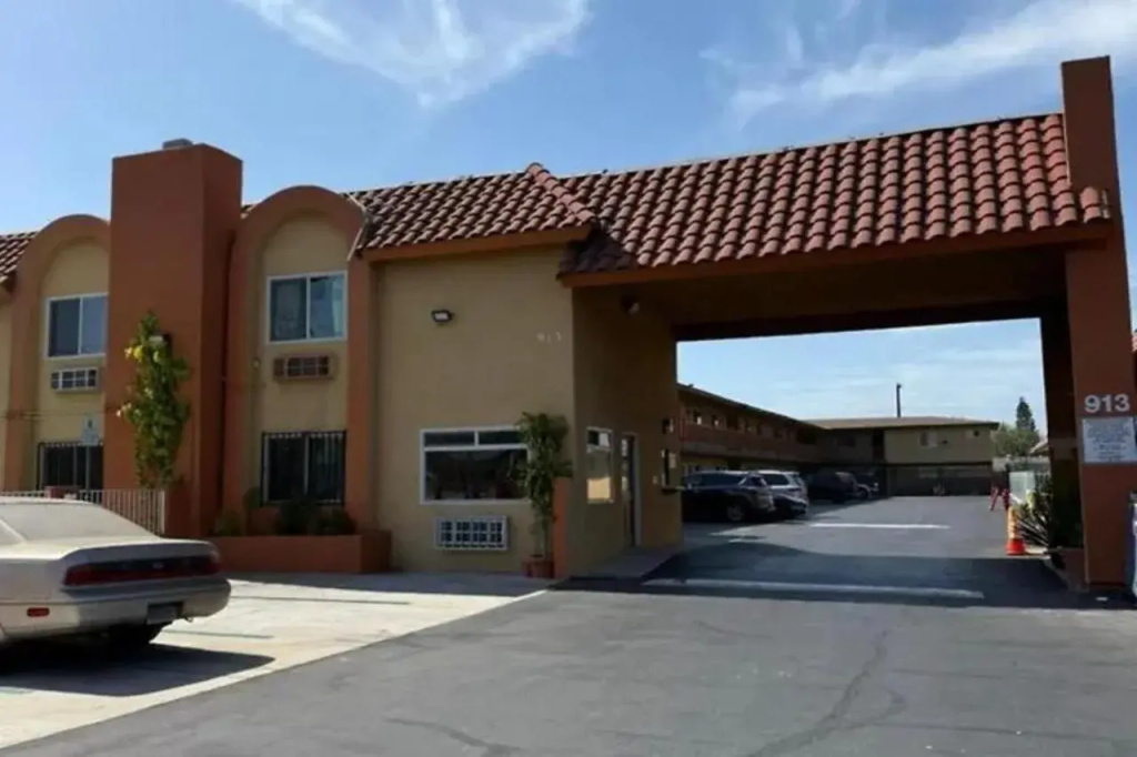 photo 1 of Robinhood Motel Anaheim West