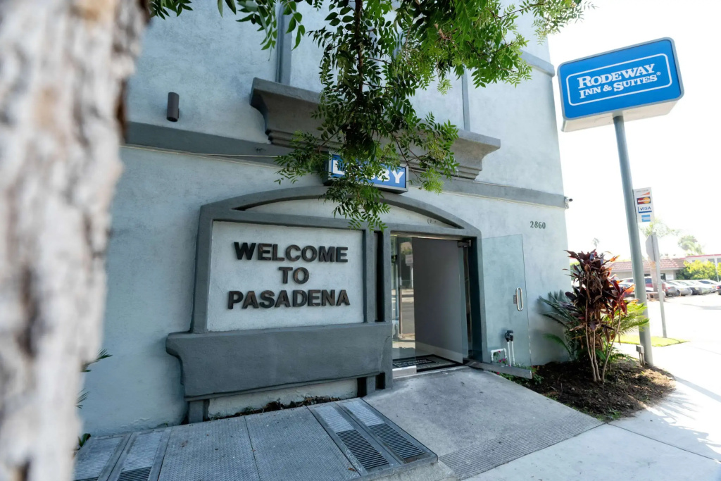 photo 1 of Rodeway Inn & Suites Pasadena