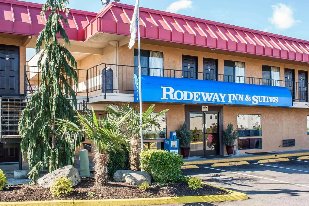 photo 1 of Rodeway Inn and Suites Fife