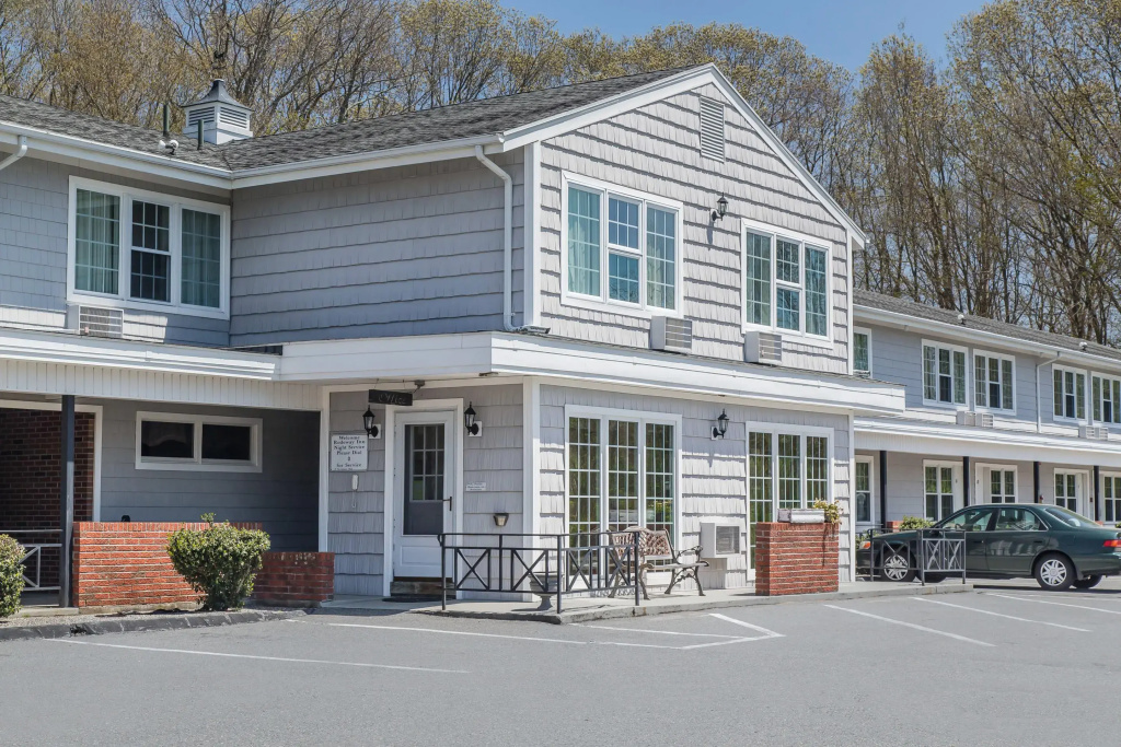 photo 1 of Rodeway Inn Waterford - New London