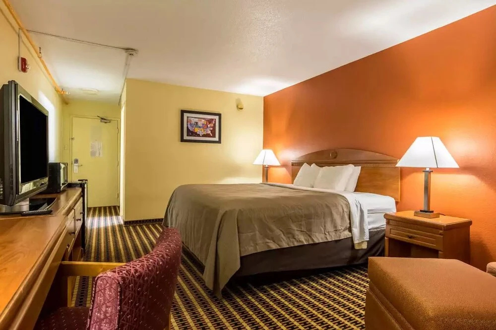 photo 1 of Rodeway Inn