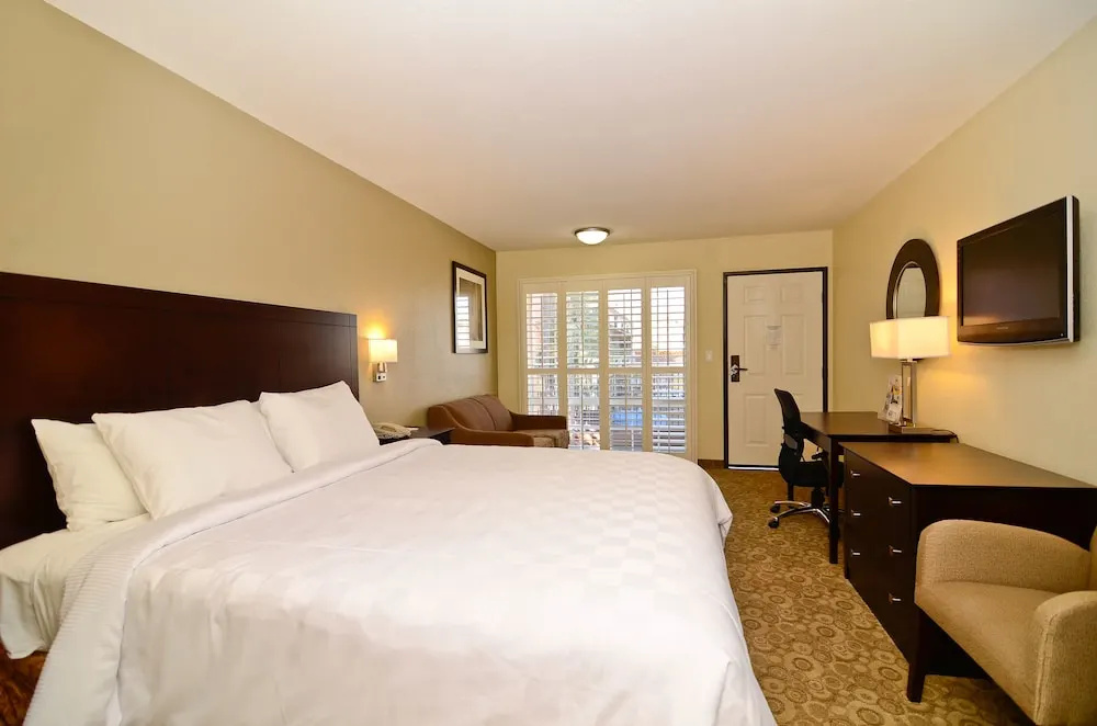 photo 1 of Rodeway Inn