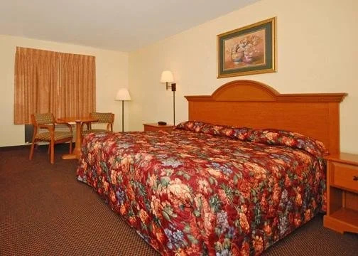 photo 1 of Rodeway Inn Chattanooga