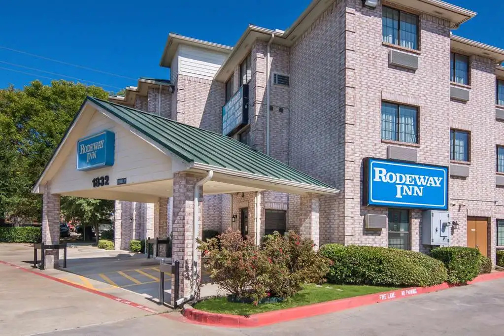 photo 1 of Rodeway Inn Carrollton