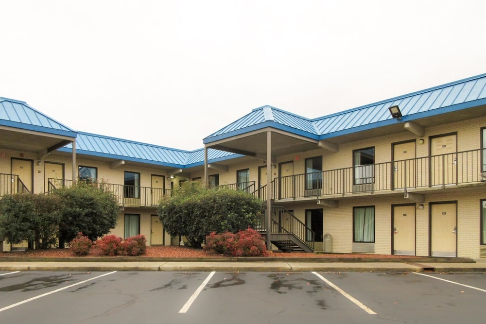 photo 1 of Rodeway Inn