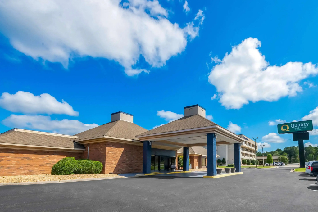 photo 1 of Quality Inn & Suites Fayetteville I-95