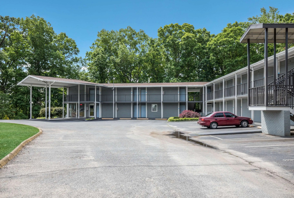 photo 1 of Rodeway Inn Anderson North - Clemson
