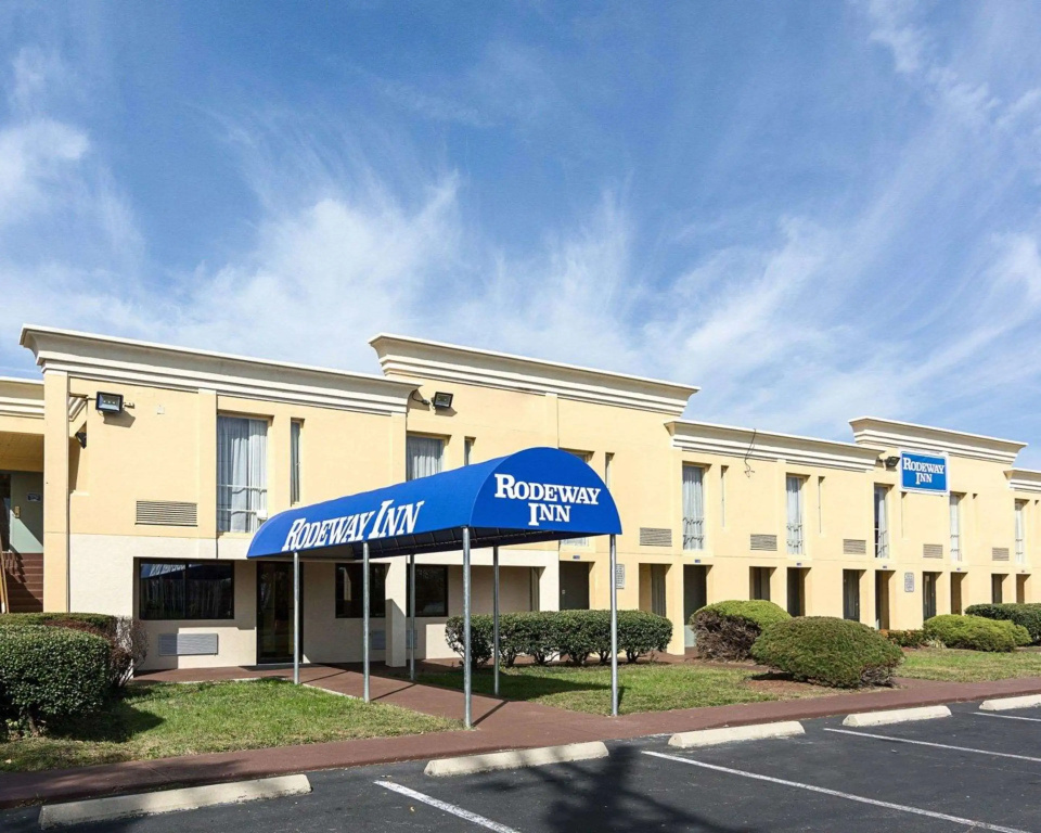 photo 1 of Rodeway Inn Joint Base Andrews Area