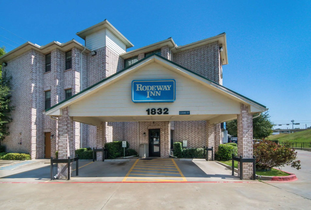 photo 1 of Rodeway Inn Carrollton I-35E