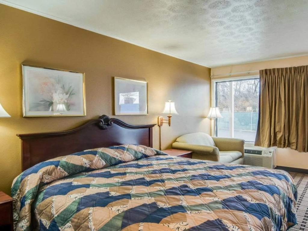photo 1 of Rodeside Inn