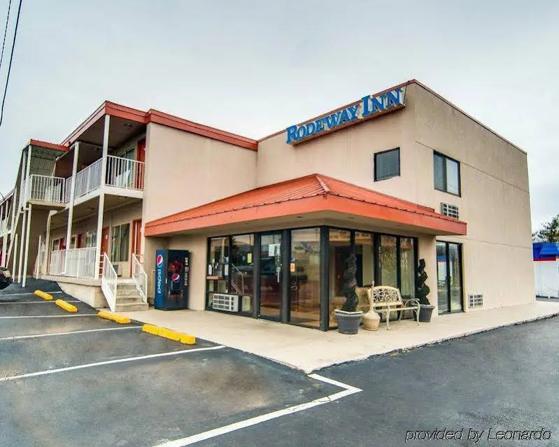 photo 1 of Rodeway Inn Civic Center