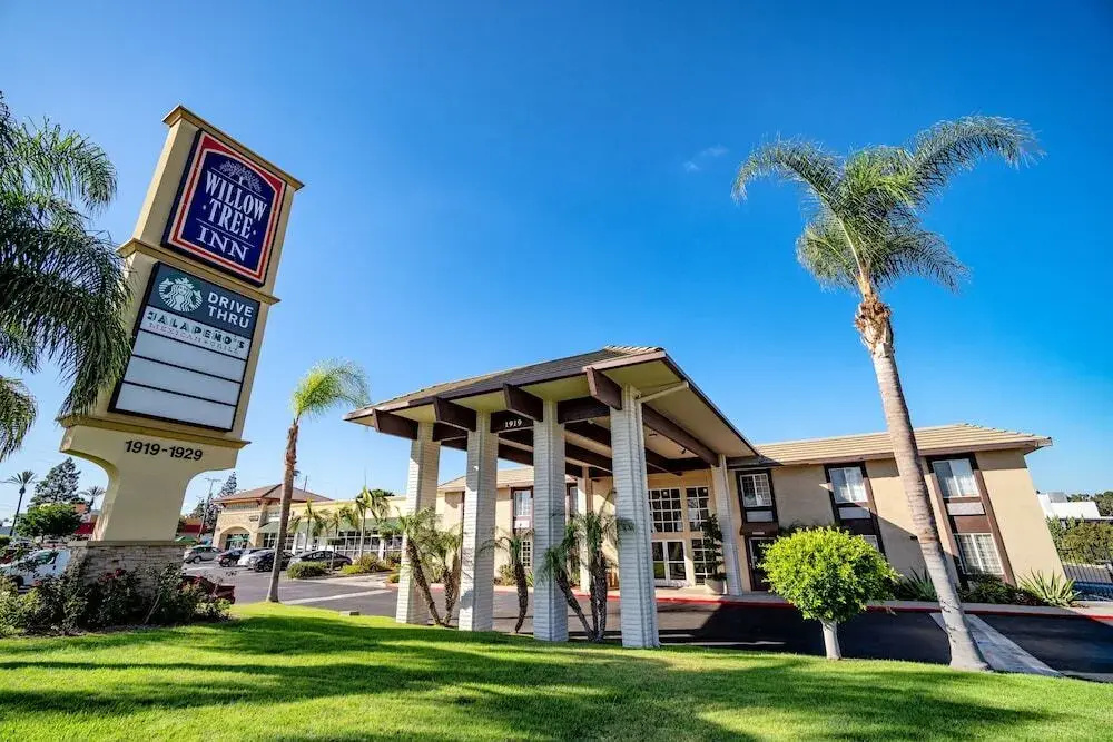 photo 1 of Rodeway Inn Compton