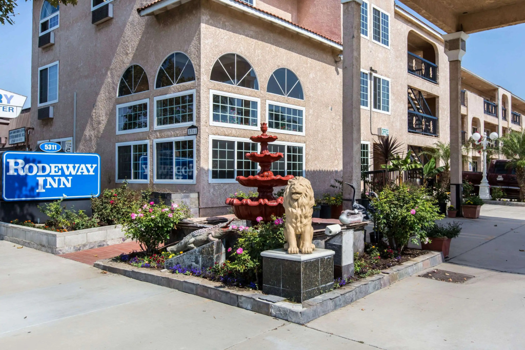 photo 1 of Rodeway Inn Cypress - Buena Park
