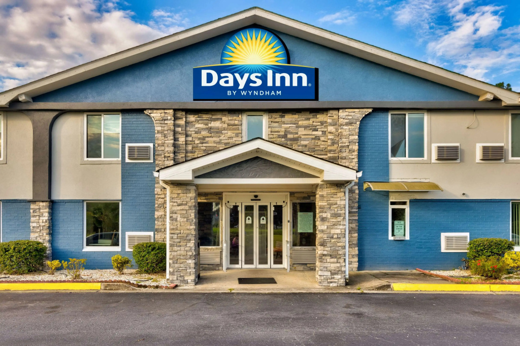 photo 1 of Days Inn by Wyndham Savannah Gateway I-95