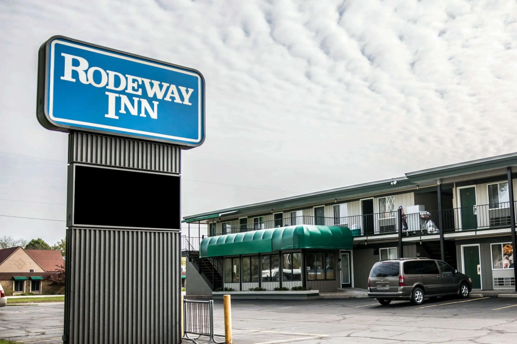 photo 1 of Rodeway Inn Grand Haven
