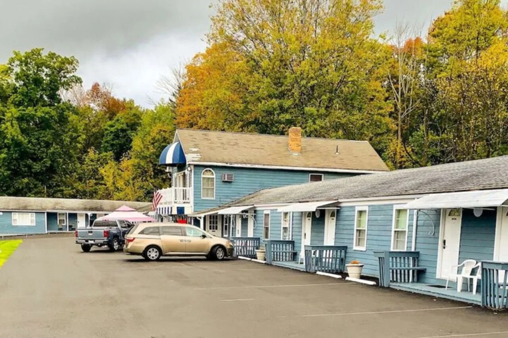 photo 1 of Rodeway Inn