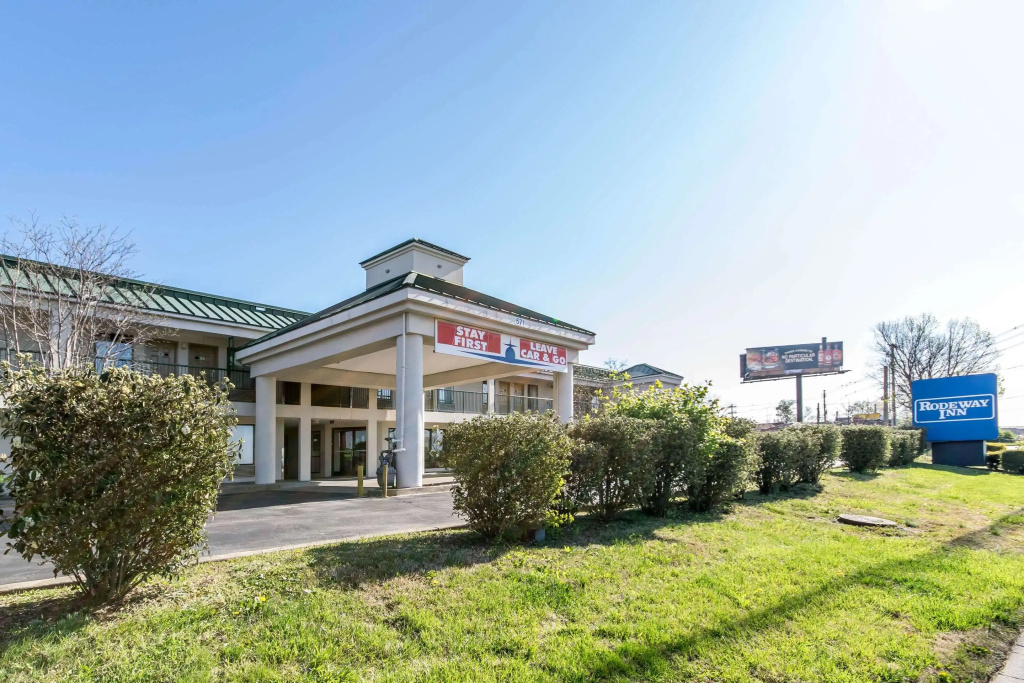 photo 1 of Studio 6 Suites Louisville, KY – Airport/Expo Center