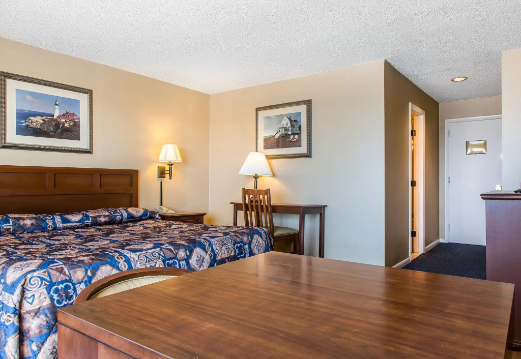 photo 1 of Rodeway Inn Stratford