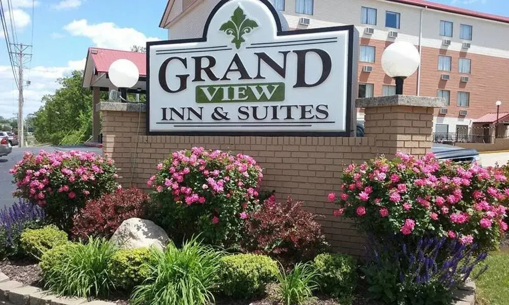 photo 1 of Rodeway Inn & Suites