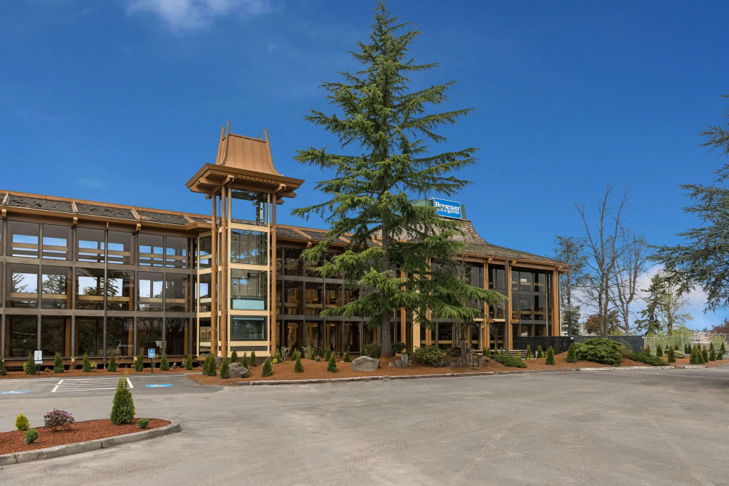photo 1 of Rodeway Inn & Suites Portland