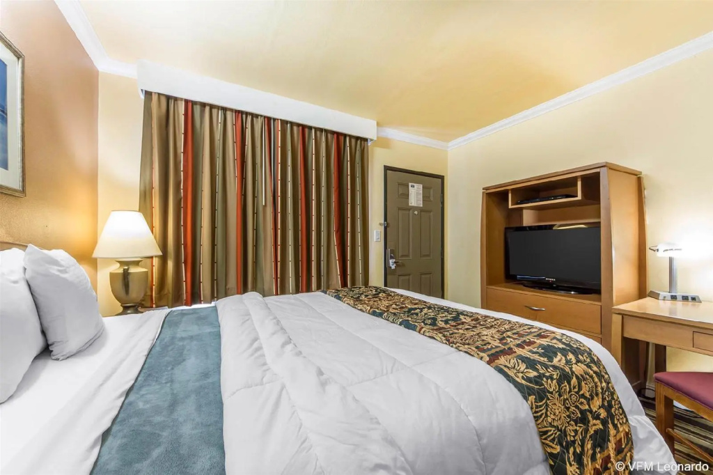 photo 1 of Rodeway Inn & Suites Near The Coliseum & Arena