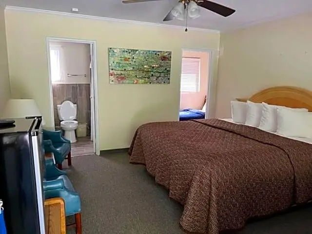 photo 1 of Rolling Brook Inn