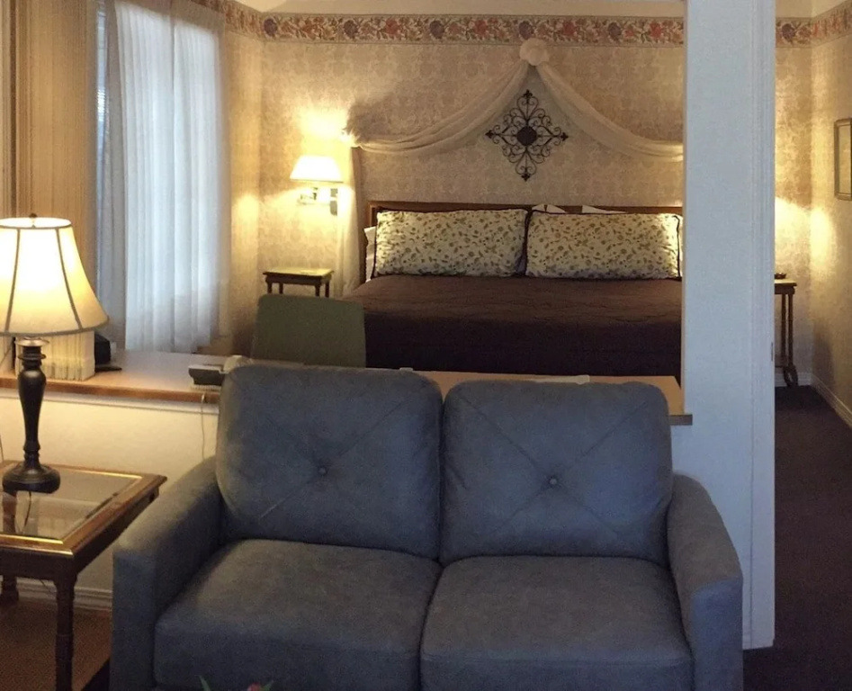 photo 1 of Romeo Inn