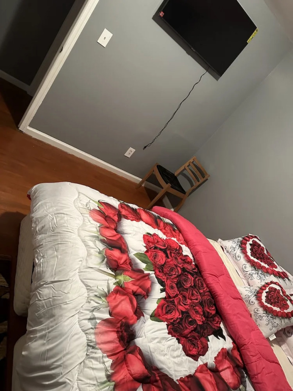 photo 1 of Room B Near EWR Airport Penn Station