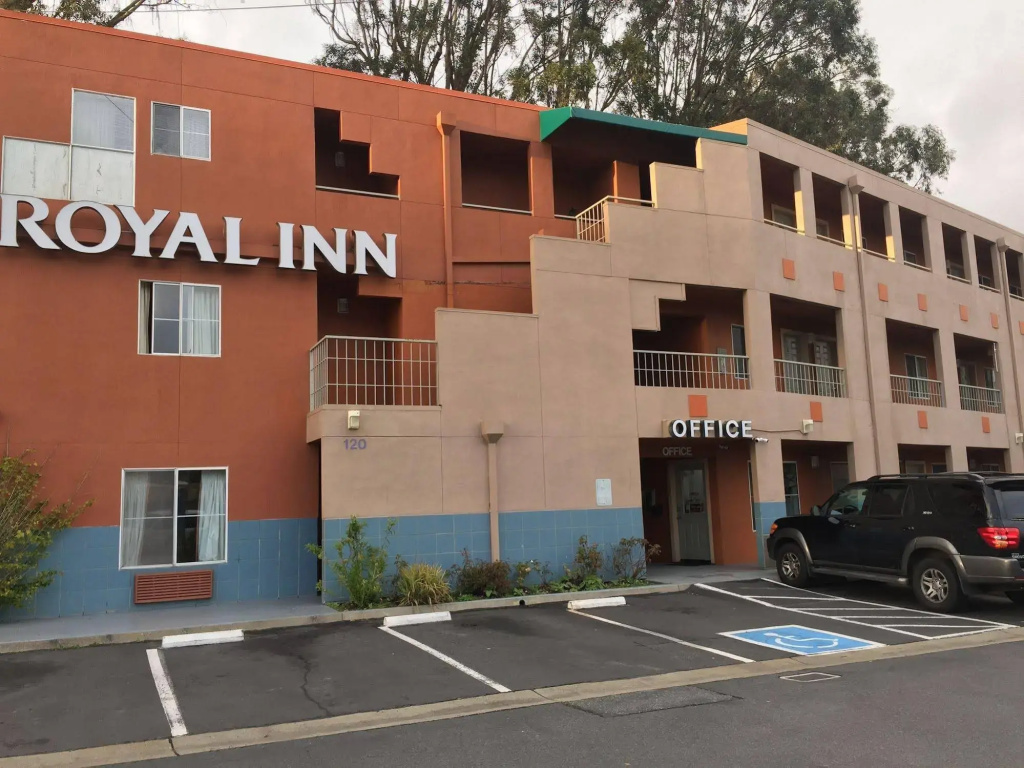 photo 1 of Royal Inn
