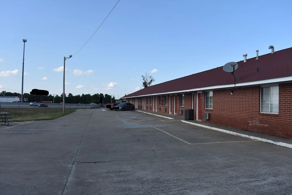photo 1 of Royal Inn